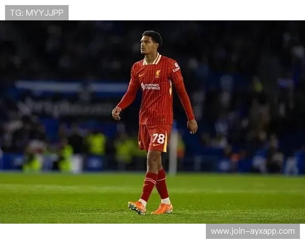 利物浦边路协防训练:边后卫与中卫的衔接更加默契 利物浦边路协防训练:边后卫与中卫的衔接更加默契