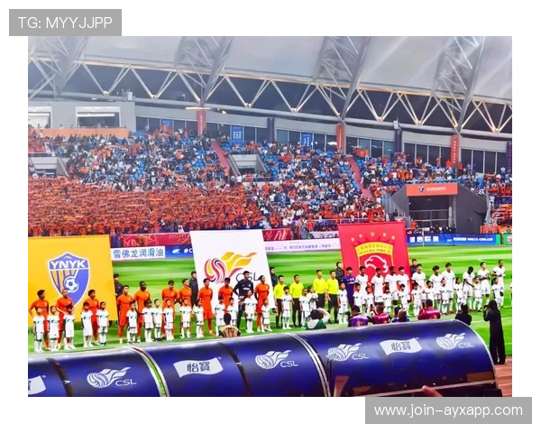 云南玉昆一脚直传差点撕开正中路线 云南玉昆一脚直传差点撕开正中路线