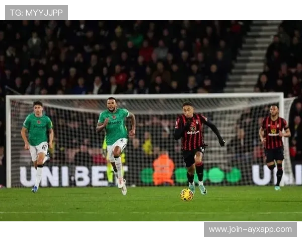 纽卡斯尔沙尔后卫插上抽射得分让对手惊讶 纽卡斯尔沙尔后卫插上抽射得分让对手惊讶