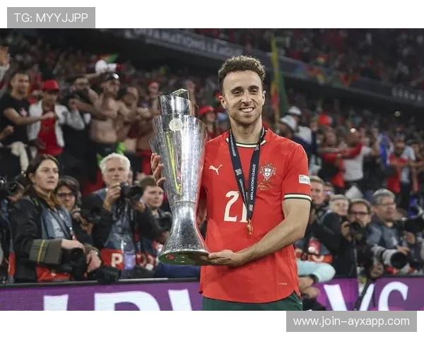 利物浦若塔一步过人后劲射成就精彩进球，绝妙瞬间引爆球迷热议