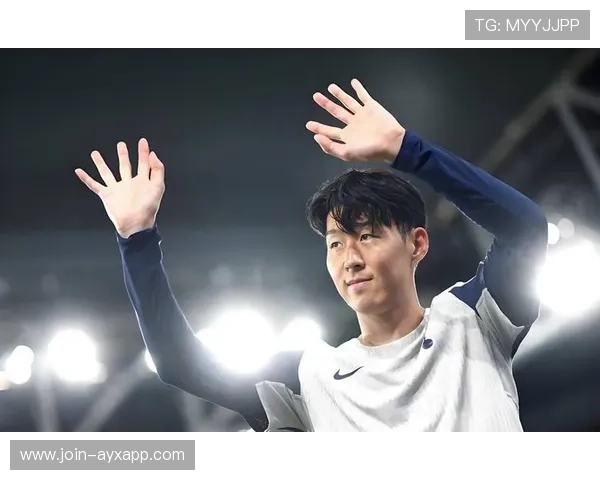 孙兴慜轻巧一挑破门，热刺全员激动