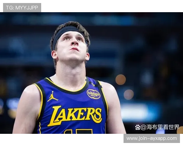 湖人里夫斯关键时刻命中三分——在压力与信念之间的夜晚